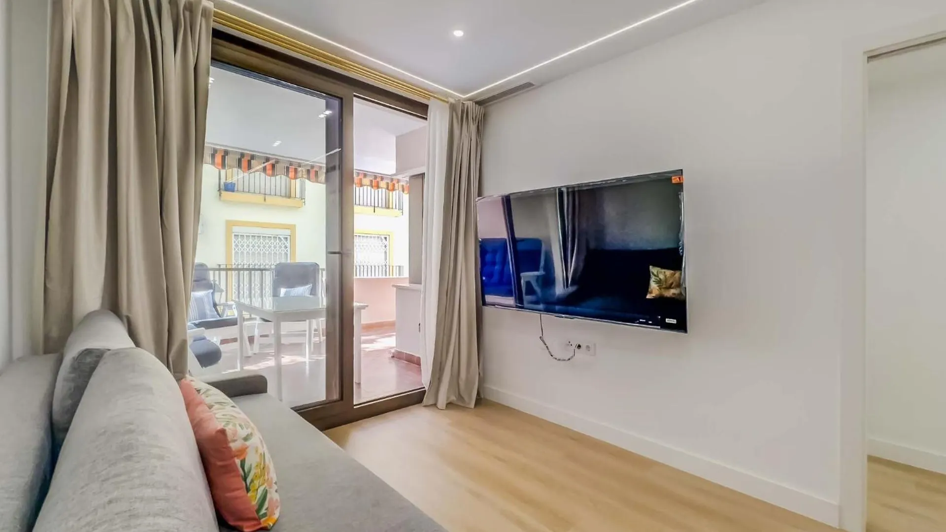 Apartment Luxury Los Boliches Beach Primera Linea De Playa Fuengirola